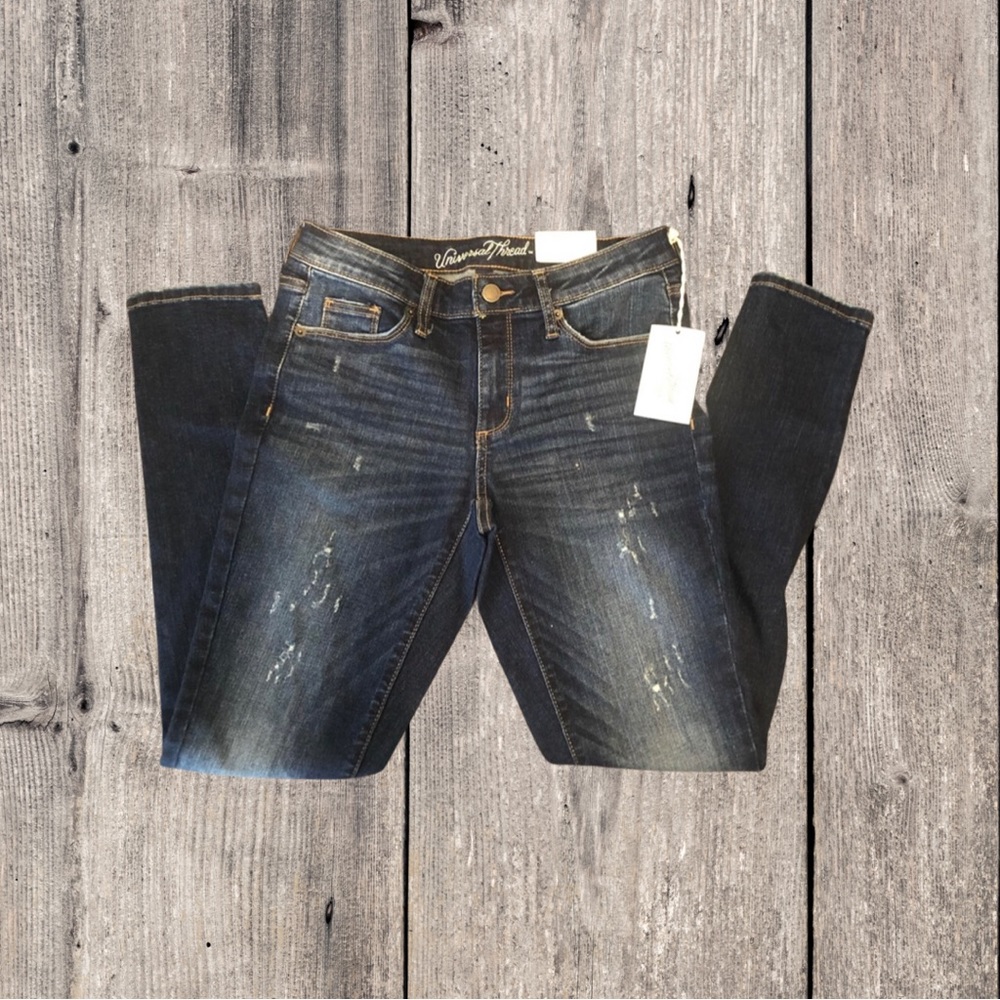 Universal Thread Jeans - Picture 2 of 5